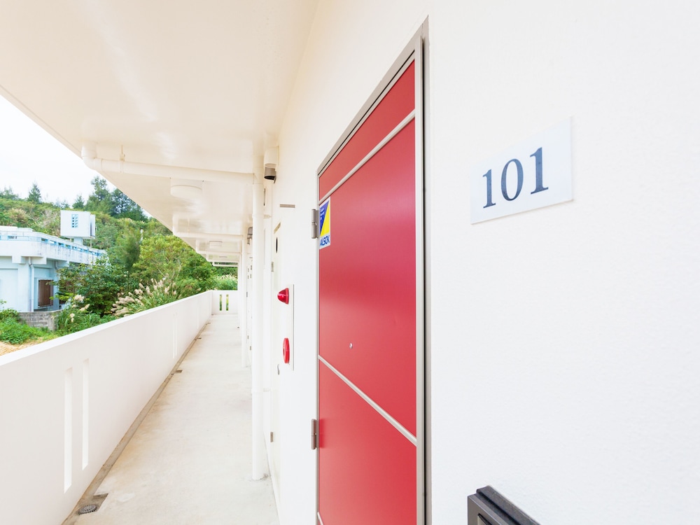 フロント1 | かりゆしコンドミニアムリゾート金武 ヤカシーサイド