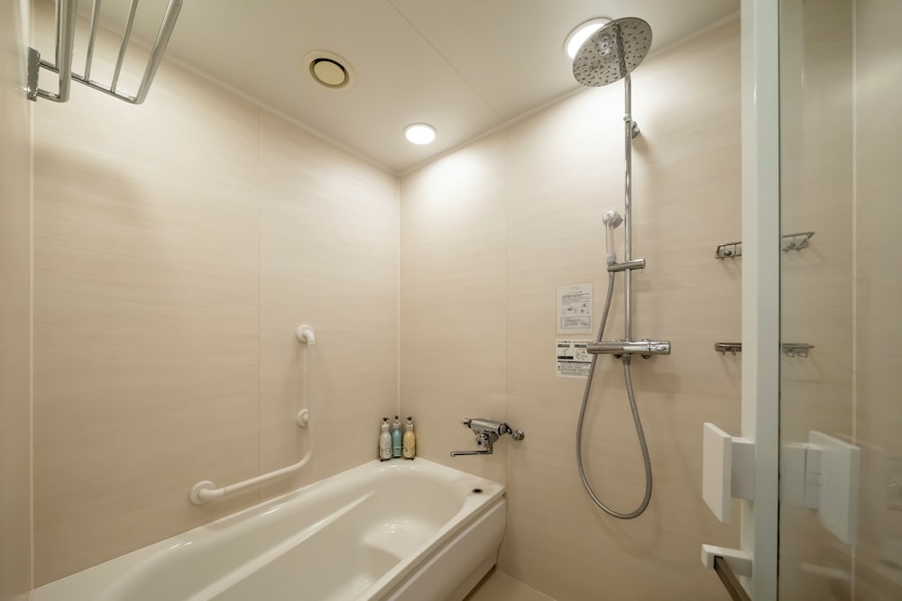 ラグジュアリー ダブルルーム バスルーム1 | ホテルモントレ姫路