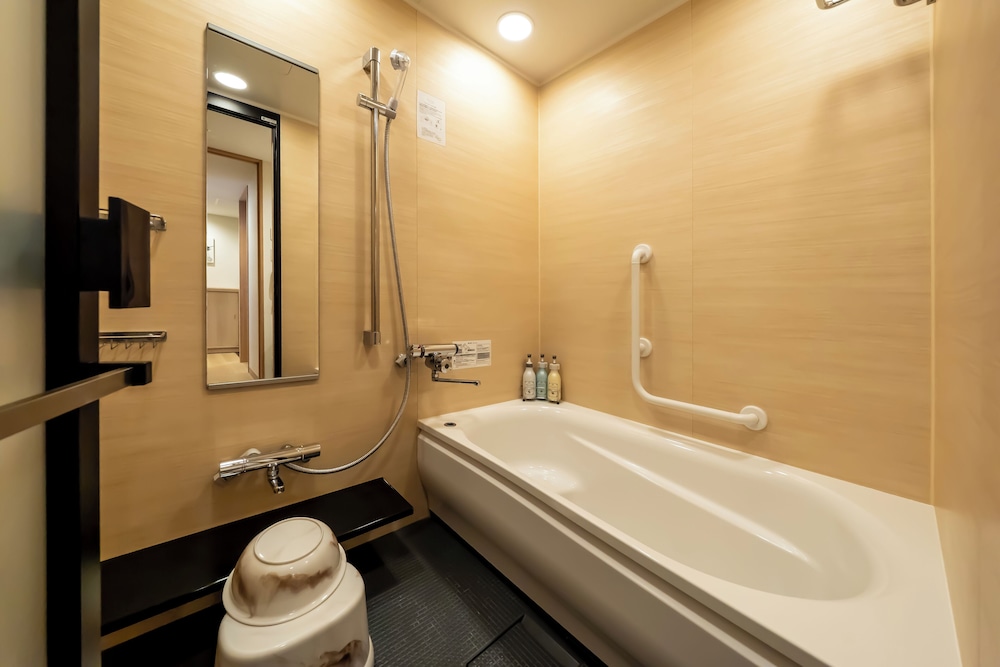 ラグジュアリー ツインルーム バスルーム1 | ホテルモントレ姫路