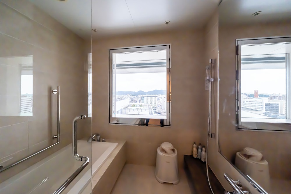 ロイヤルスイートルーム 禁煙 バスルーム1 | ホテルモントレ姫路