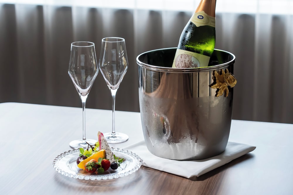 ロイヤルスイートルーム 禁煙 シャンパン サービス0 | ホテルモントレ姫路