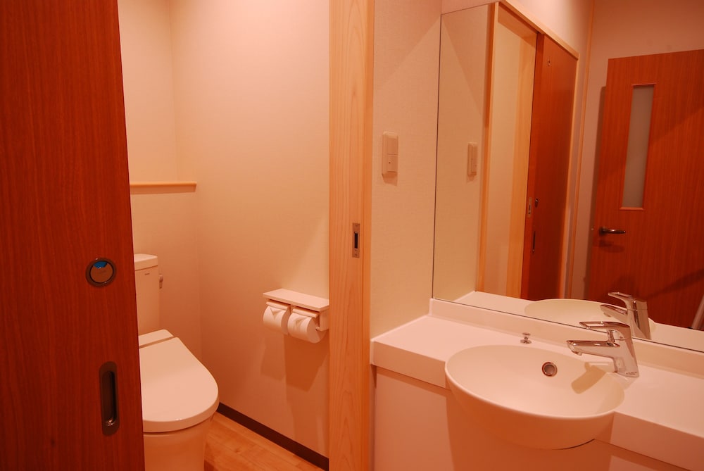 リニューアル和室8畳(トイレ付)(共用バスルーム) バスルーム2 | 高野山 増福院