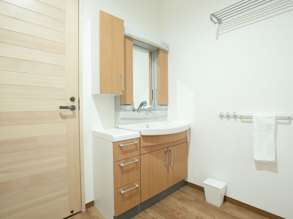 スイート ホワイトバーチ 禁煙 (サウナ付) バスルーム1 | ログホテル ザ メープルロッジ