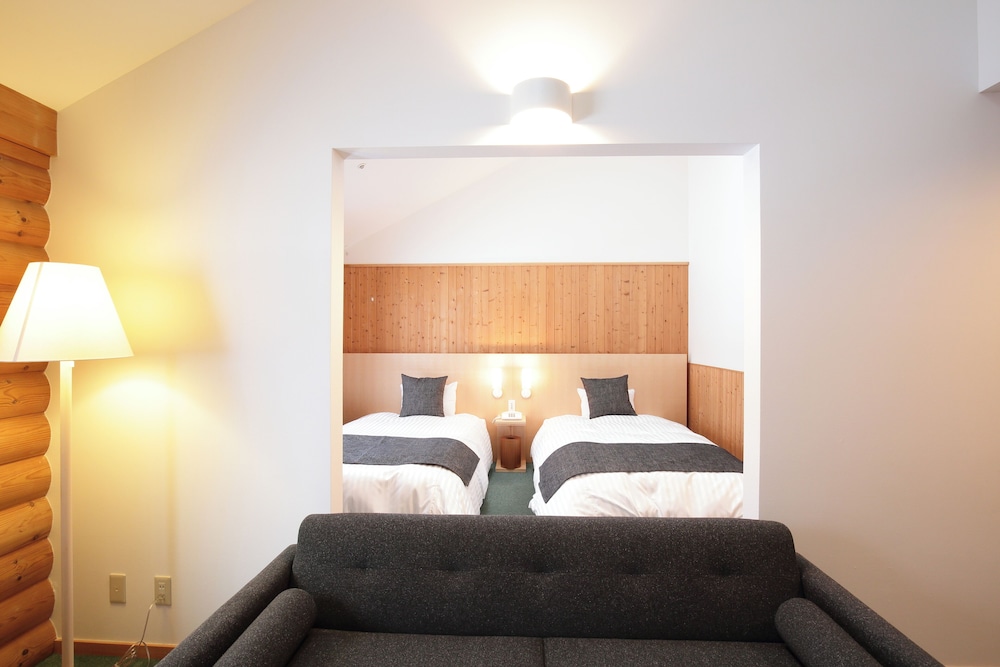 メープルツイン (シャワーのみ) 禁煙 客室1 | ログホテル ザ メープルロッジ