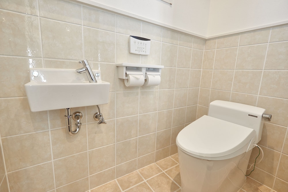 プライベートヴィラ バスルーム1 | ザ プールリゾートヴィラ アスタマーニャ