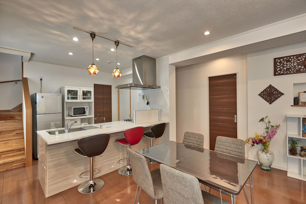 プライベートヴィラ リビングルーム0 | ザ プールリゾートヴィラ アスタマーニャ