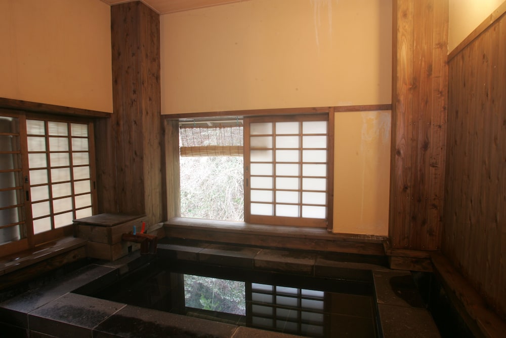 和洋室　Bタイプ【和室6畳+洋間6畳】 バスルーム1 | 黒川温泉 夢龍胆 花泊まり