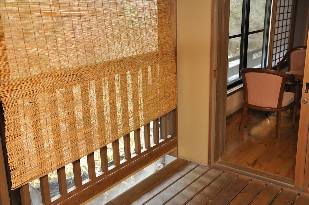 和洋室　Aタイプ　【和室8畳+洋間8畳】 客室2 | 黒川温泉 夢龍胆 花泊まり