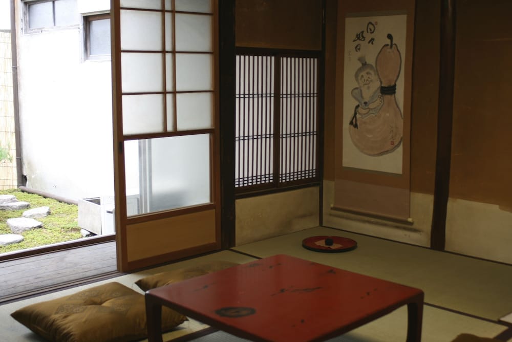 ギャラリー トリプルルーム 共用バスルーム | はる家 梅小路