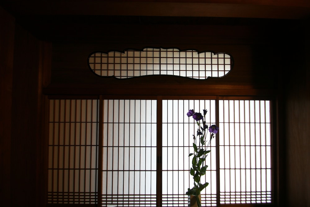 クラシック 4 人部屋 禁煙 客室2 | はる家 ならまち