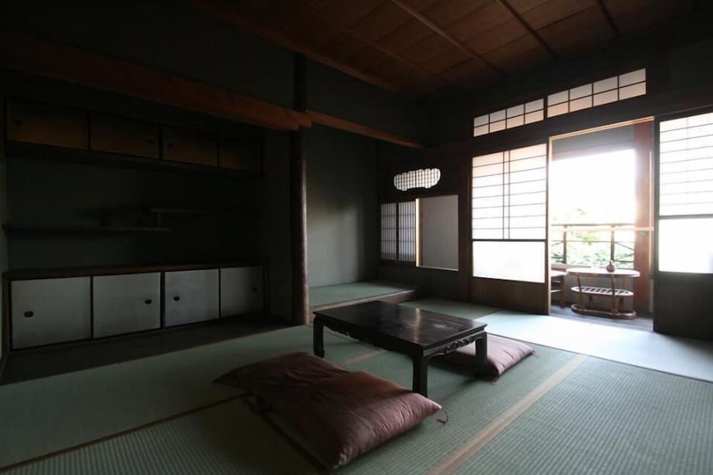 クラシック ツインルーム 禁煙 | はる家 ならまち