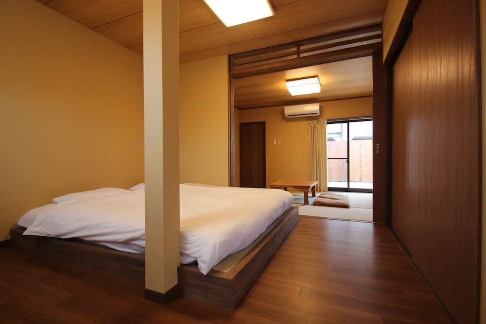 コンフォート 4 人部屋 禁煙 客室4 | はる家 ならまち