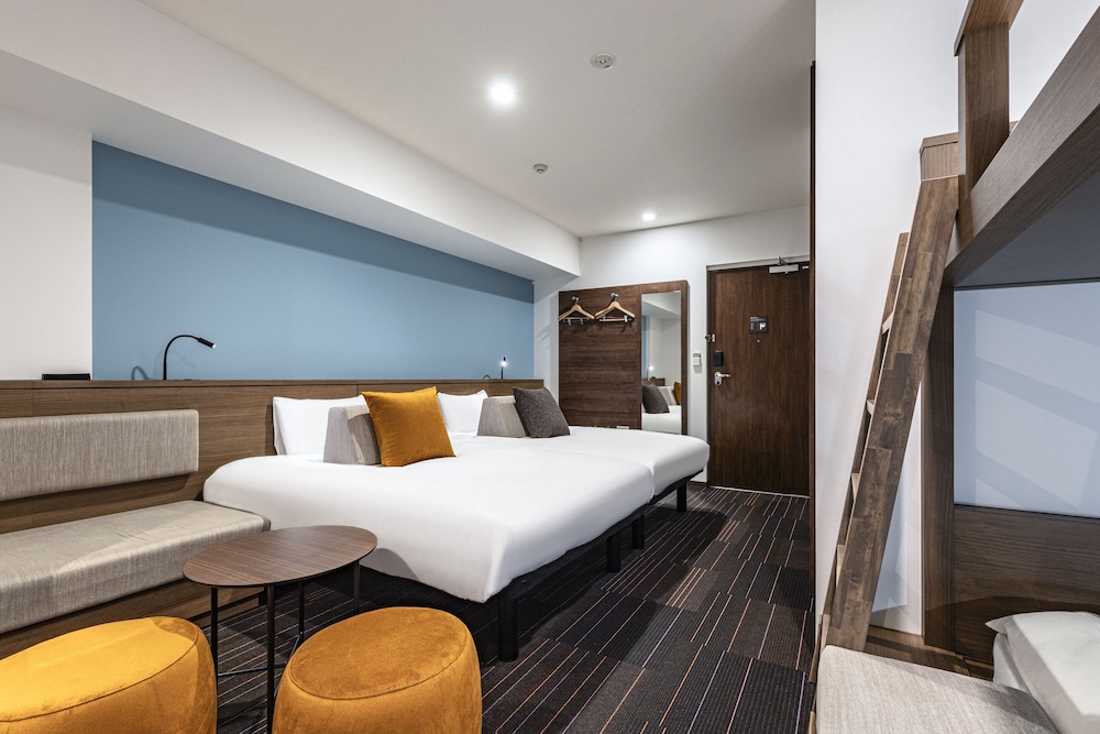 ロフトベッド - 大人４名様までご利用可 禁煙 客室2 | the b 新橋