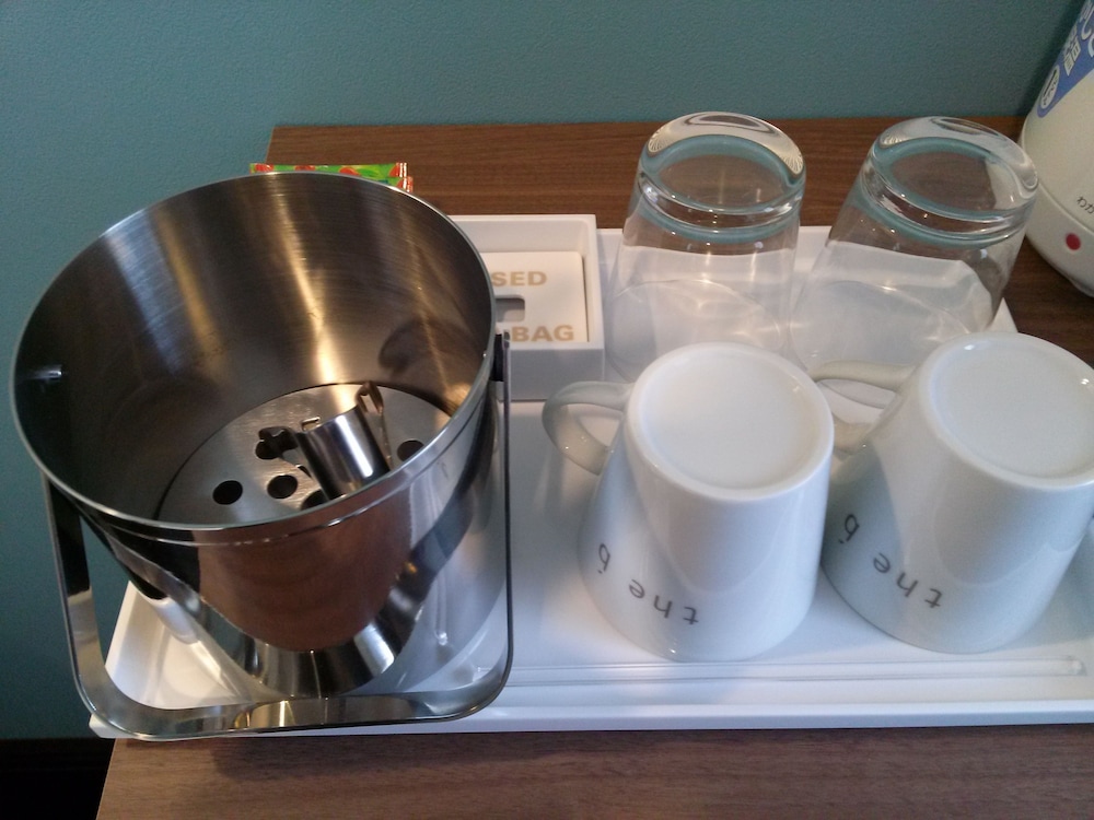 スタンダードダブル 客室の設備とサービス5 | the b 新橋