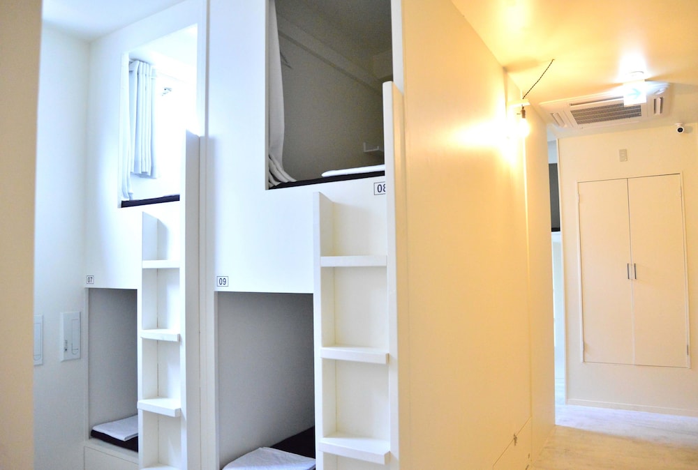 4名様用 BUNKベッド(男女混合) 客室1 | アーモンド ホステル & カフェ 渋谷