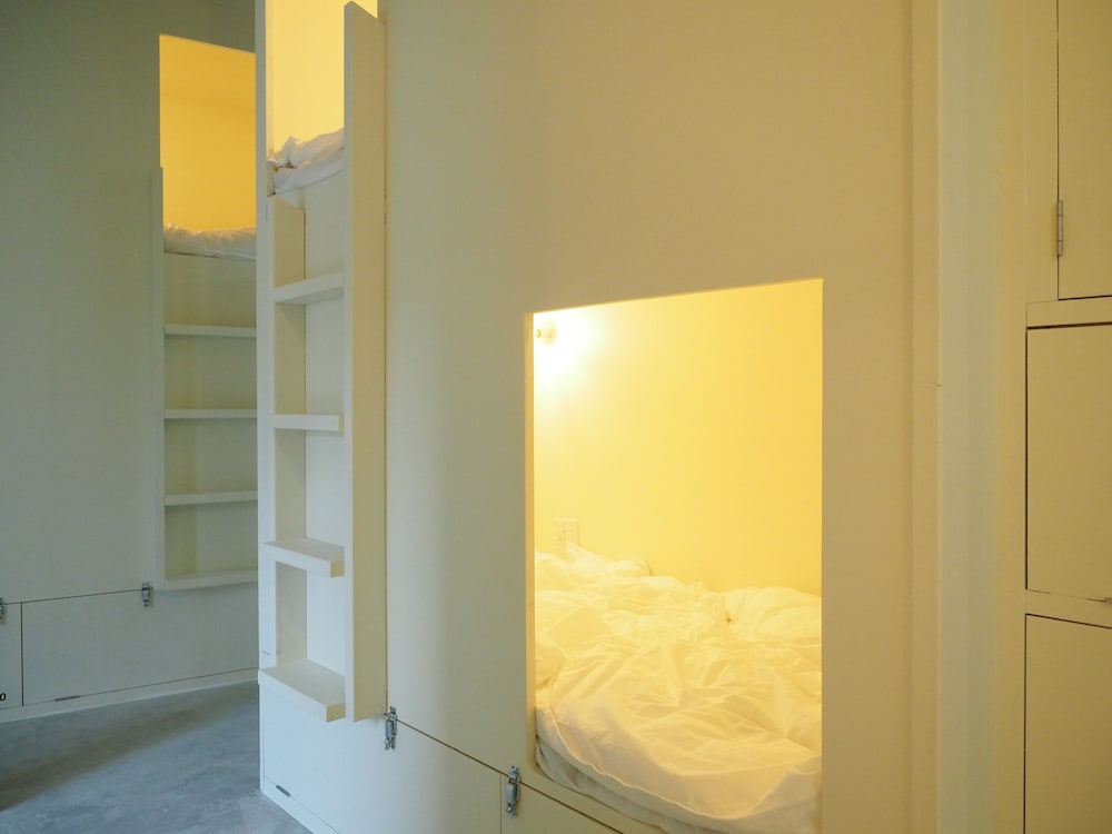 2名様用 BUNKベッド（男女混合） 客室2 | アーモンド ホステル & カフェ 渋谷