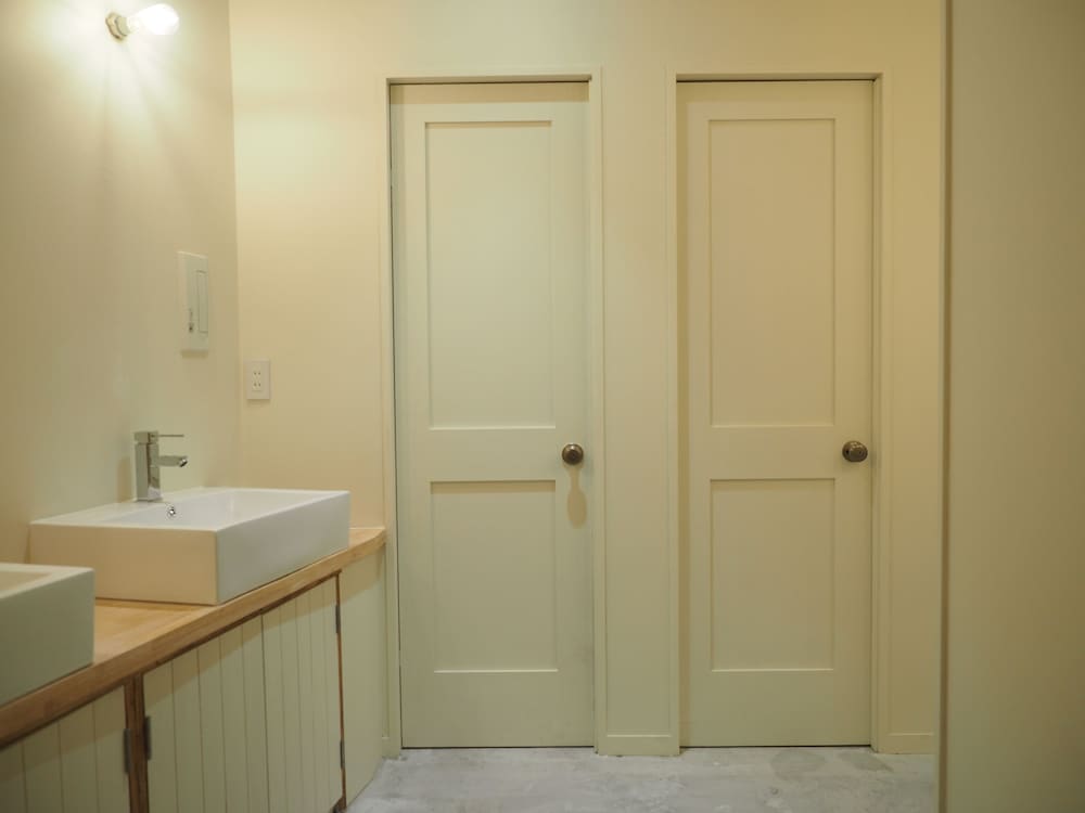 4名様用 BUNKベッド(男女混合) バスルーム0 | アーモンド ホステル & カフェ 渋谷