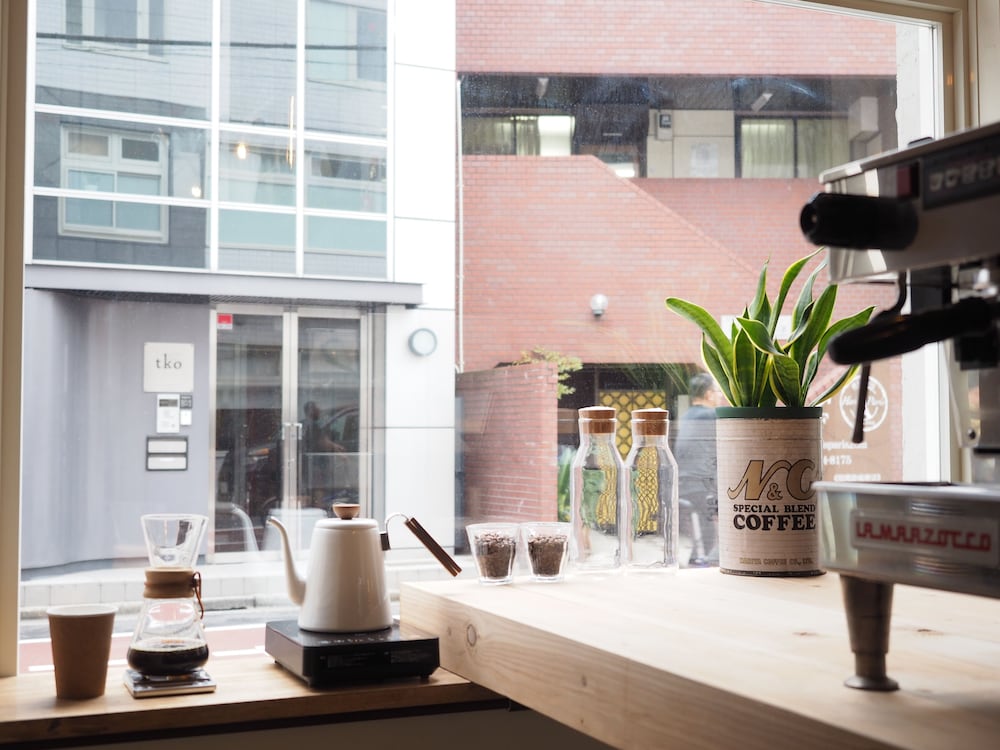 コーヒー サービス1 | アーモンド ホステル & カフェ 渋谷 コーヒー サービス1 | アーモンド ホステル & カフェ 渋谷