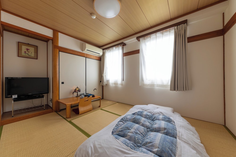 和室 6畳 禁煙 客室2 | ビジネスホテル林荘