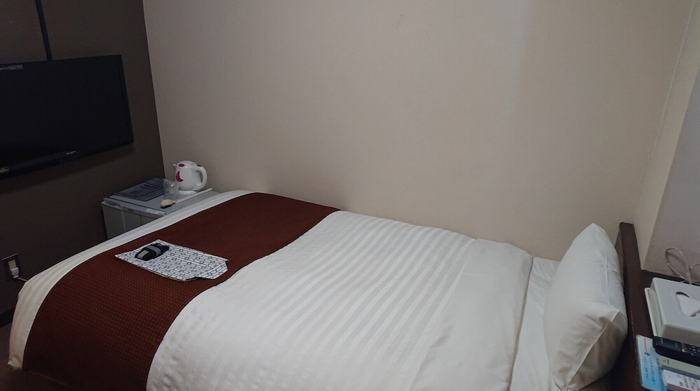 セミダブルルーム 喫煙可 客室1 | ビジネスホテル林荘