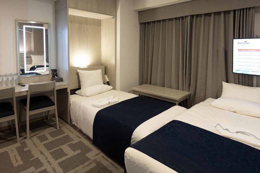 スーペリアフォースルーム 禁煙 客室1 | ホテルローズガーデン新宿
