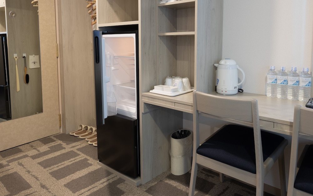 スーペリア トリプルルーム 禁煙 客室2 | ホテルローズガーデン新宿