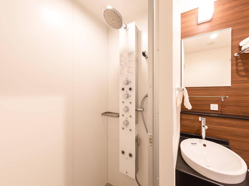 スタンダード ルーム キングベッド 1 台 禁煙 客室4 | コンフォートイン東京六本木