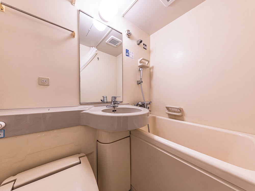 セミダブルルーム 120 cmベッド 9 ㎡ 禁煙 バスルーム1 | アパホテル 西麻布