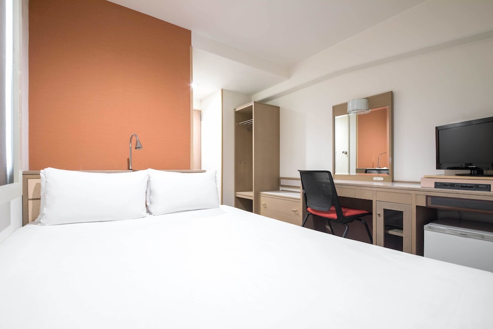 エコノミー ダブルルーム 禁煙 客室1 | the b 三軒茶屋