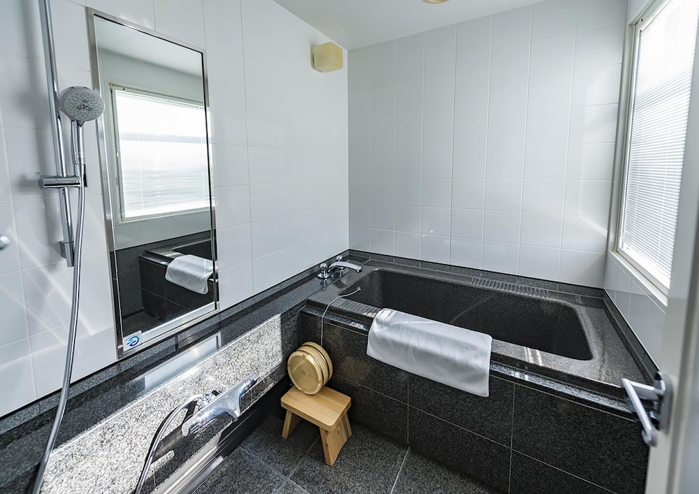 Japanese Hilton Deluxe バスルーム1 | ヒルトン福岡シーホーク