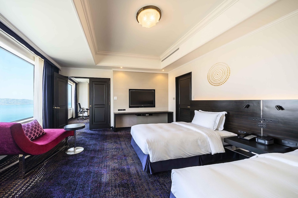 エグゼクティブツインスイート 客室2 | ヒルトン福岡シーホーク