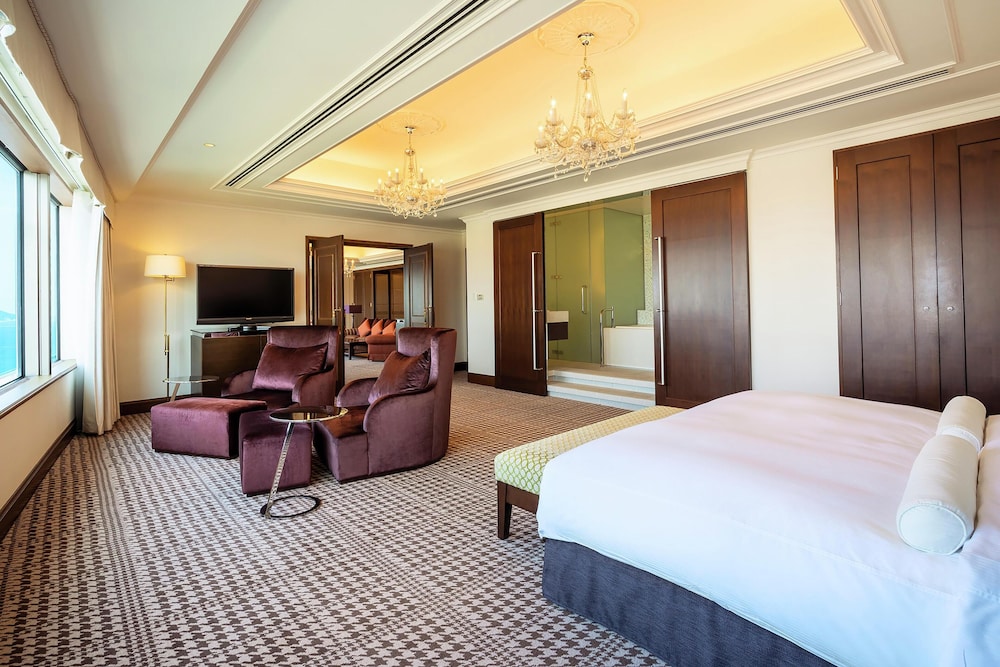 エグゼクティブ スイート キングベッド 1 台 | ヒルトン福岡シーホーク