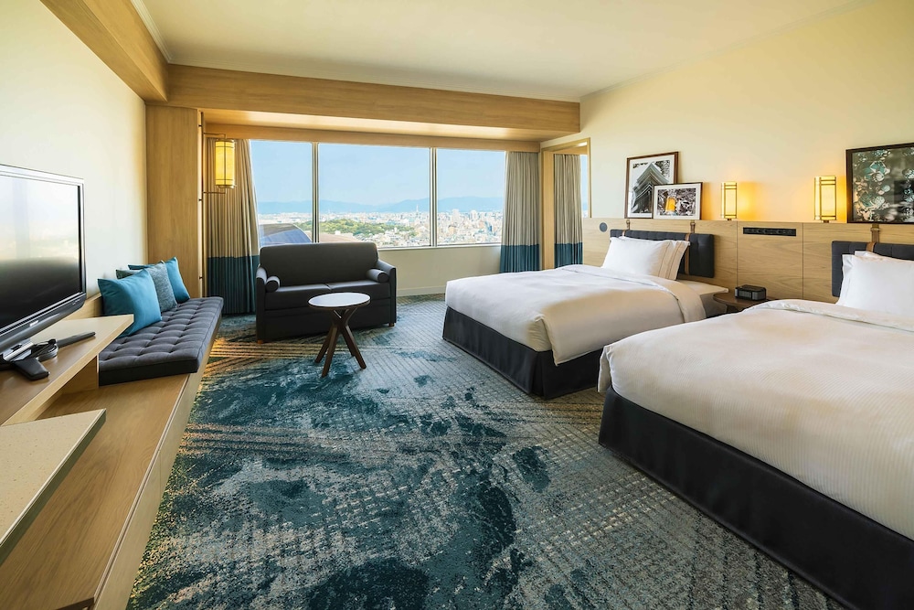 Family Junior Suite リビング エリア0 | ヒルトン福岡シーホーク