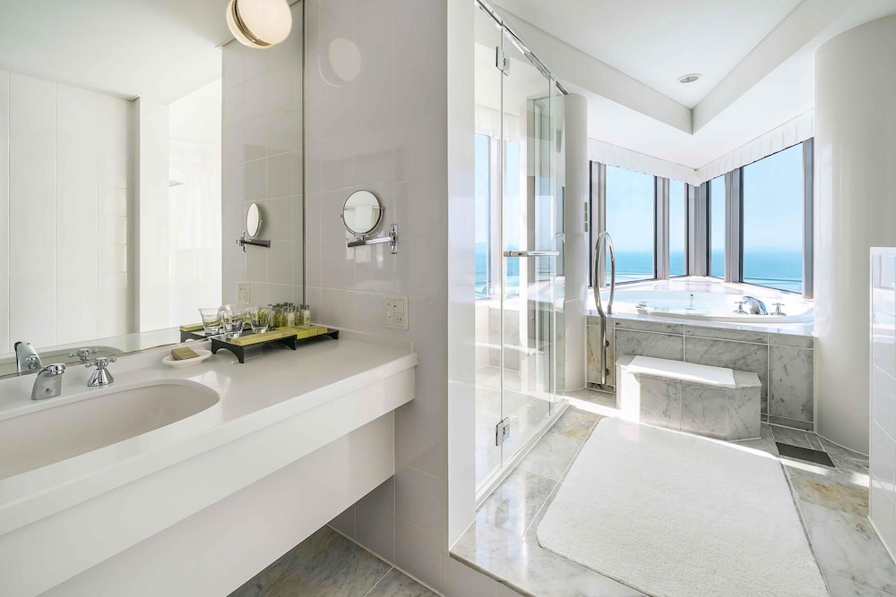 パノラミック スイート バスルーム2 | ヒルトン福岡シーホーク