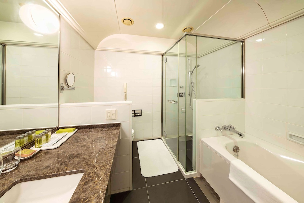 Twin Hilton Deluxe バスルーム1 | ヒルトン福岡シーホーク