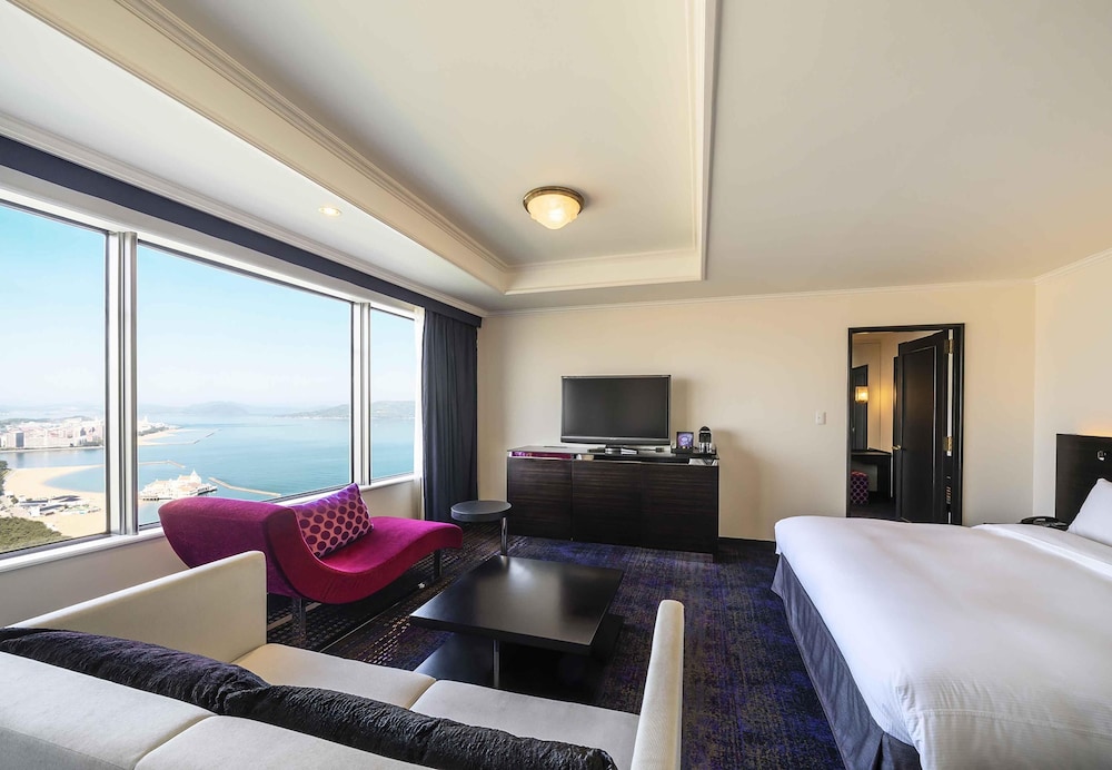 エグゼクティブキングスイート 客室2 | ヒルトン福岡シーホーク