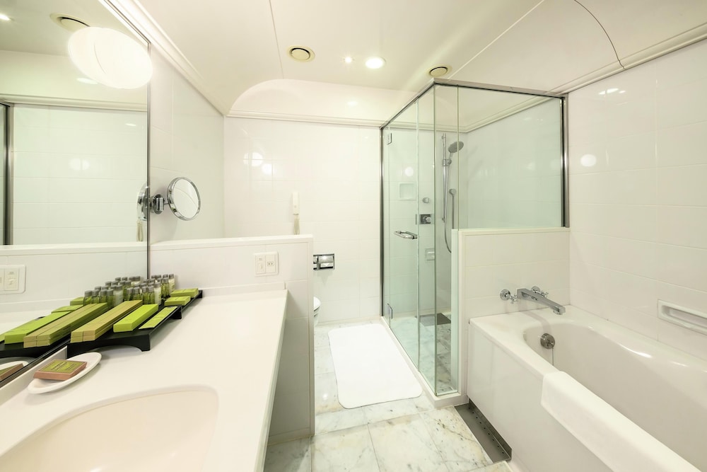 Executive Family Deluxe バスルーム1 | ヒルトン福岡シーホーク