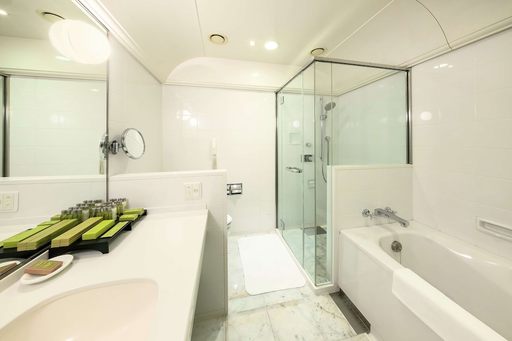 Executive Family Deluxe バスルーム1 | ヒルトン福岡シーホーク