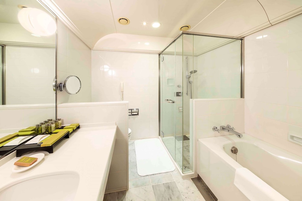 Executive Twin Deluxe バスルーム1 | ヒルトン福岡シーホーク