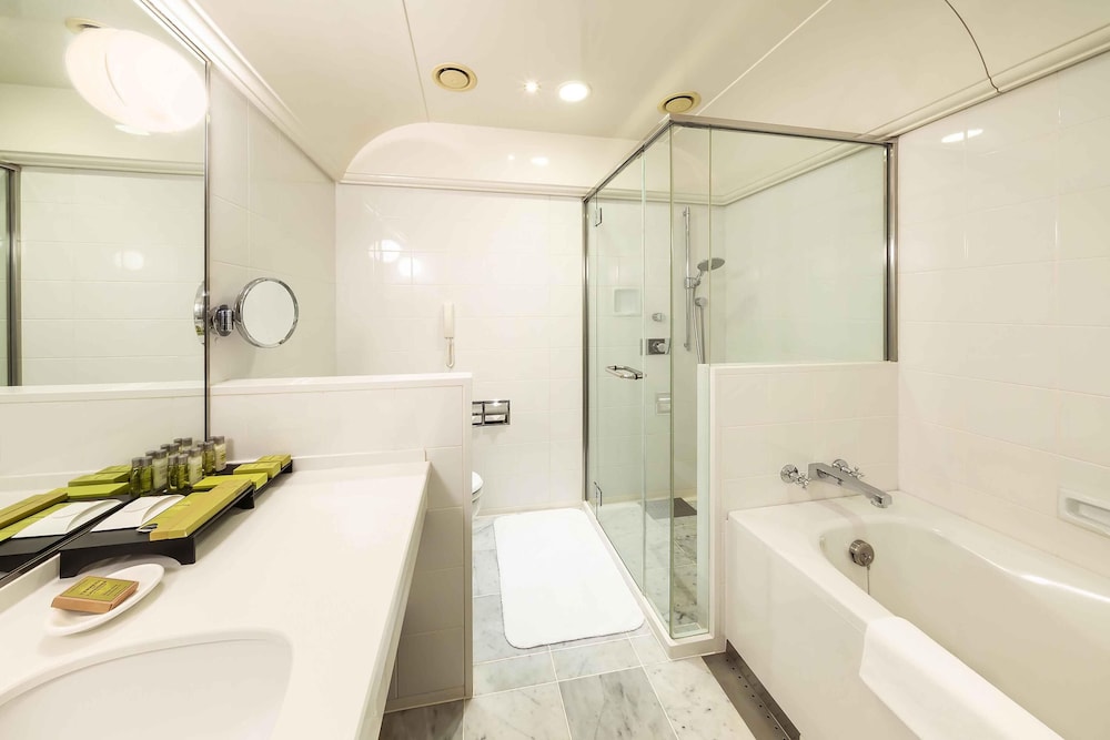 Executive Twin Deluxe バスルーム1 | ヒルトン福岡シーホーク