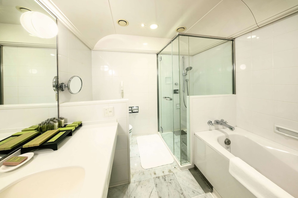 Executive Triple Deluxe バスルーム1 | ヒルトン福岡シーホーク