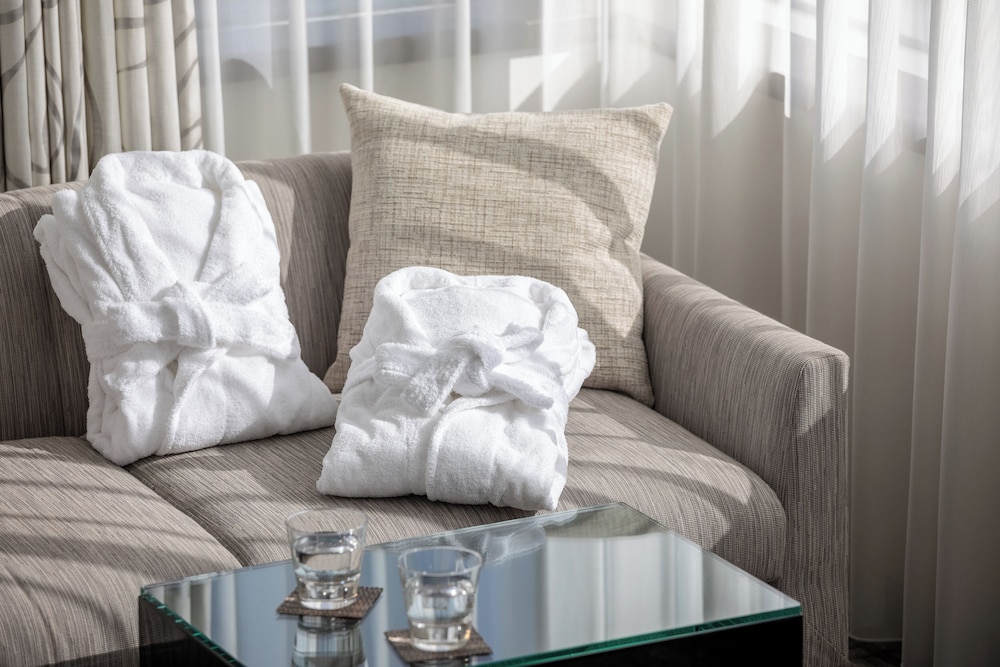 スーペリアワイドキング (禁煙) (246cm × 205cm) 客室2 | ホテル ザ セレスティン東京芝