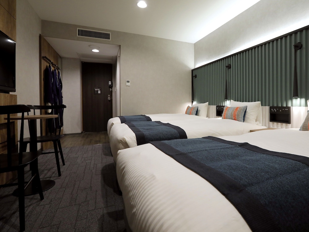 21平米　デラックス トリプルルーム 客室2 | ザ ノット 東京新宿