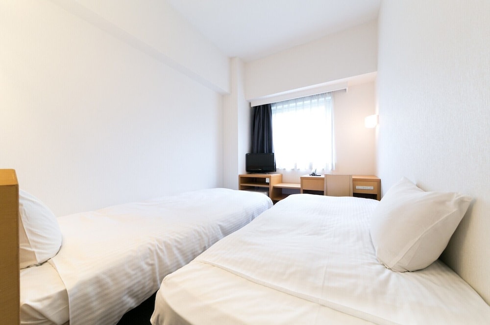 プチツイン　シングルベッド1台＋エキストラベッド1台　喫煙 客室の設備とサービス0 | パールホテル茅場町