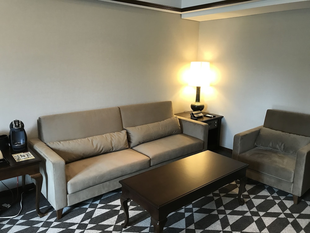 エグゼクティブスイートルーム 禁煙 リビング エリア0 | 東京プリンスホテル