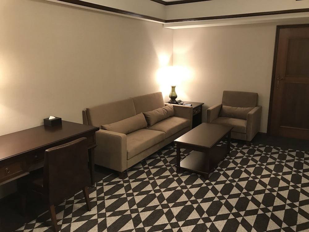 レジデンシャルスイートルーム 禁煙 リビング エリア0 | 東京プリンスホテル