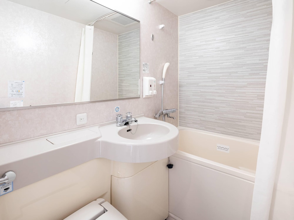 ルーム ダブルベッド 1 台 禁煙 バスルーム0 | コンフォートホテル東京清澄白河