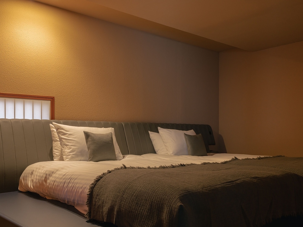 半露天温泉和洋スイート 客室2 | 小樽リトリート 蔵群 by 温故知新