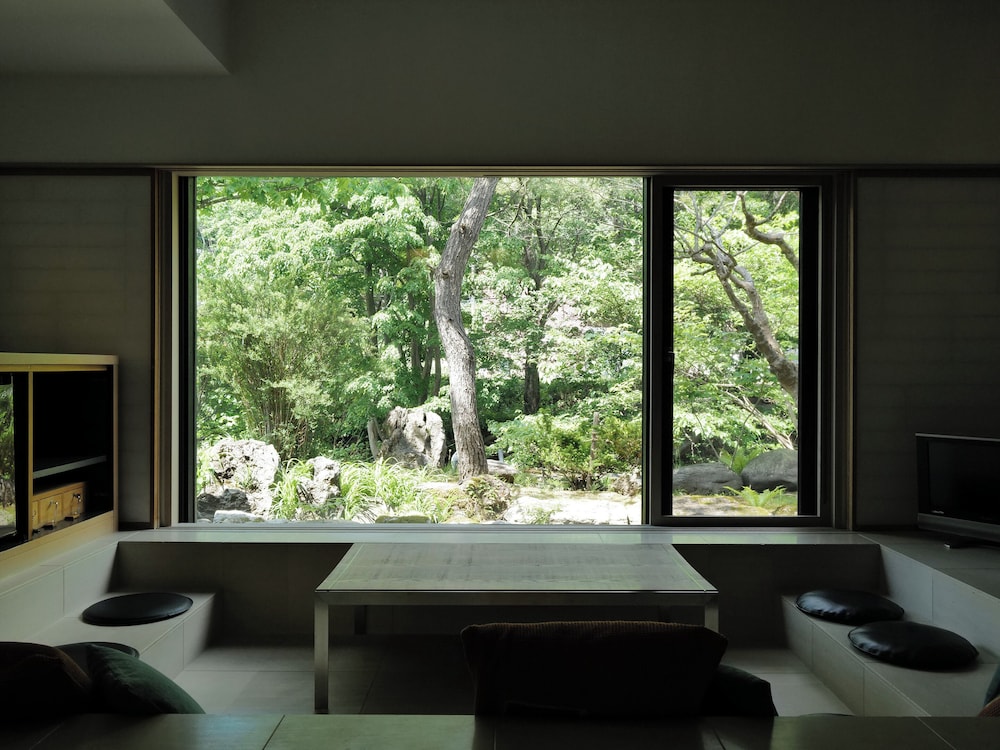 半露天温泉和洋スイート | 小樽リトリート 蔵群 by 温故知新