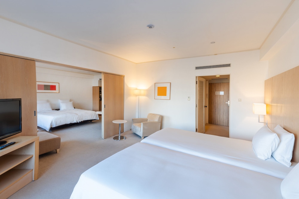 スイート 1 ベッドルーム クラブラウンジ利用可 シティビュー (Up to 4 Adults) | ANAクラウンプラザホテル神戸 By IHG
